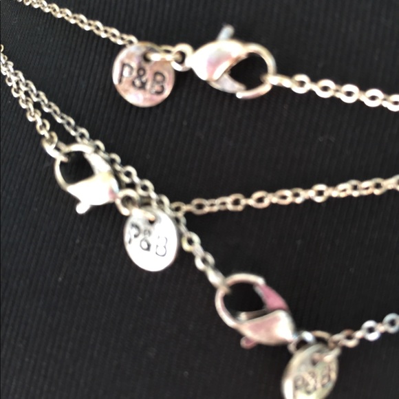 Set of 3 Stunning Silver-tone Necklaces - Picture 4 of 4